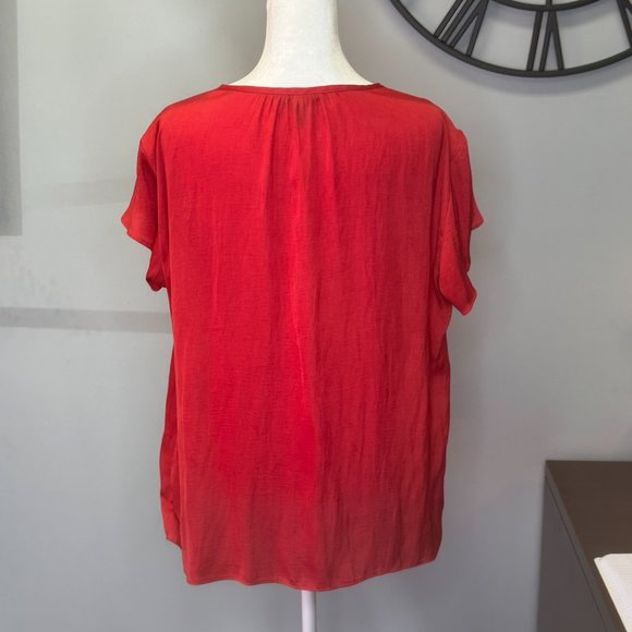 The Limited - Picture 4 of 6